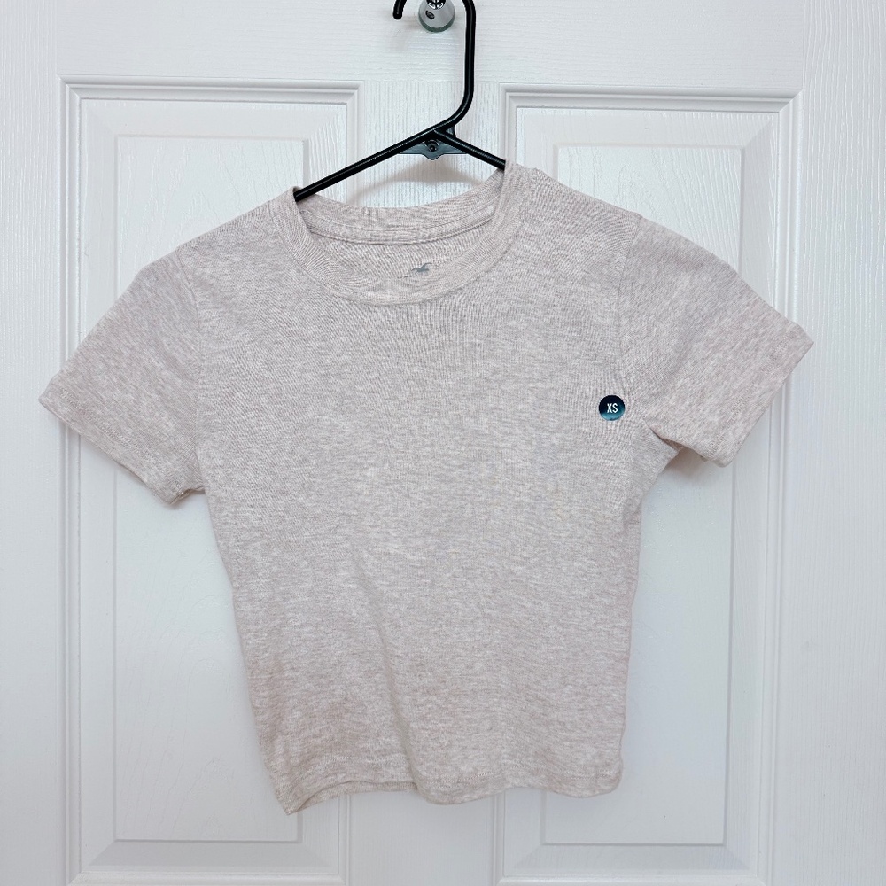 Hollister Cropped XS Tan Shirt